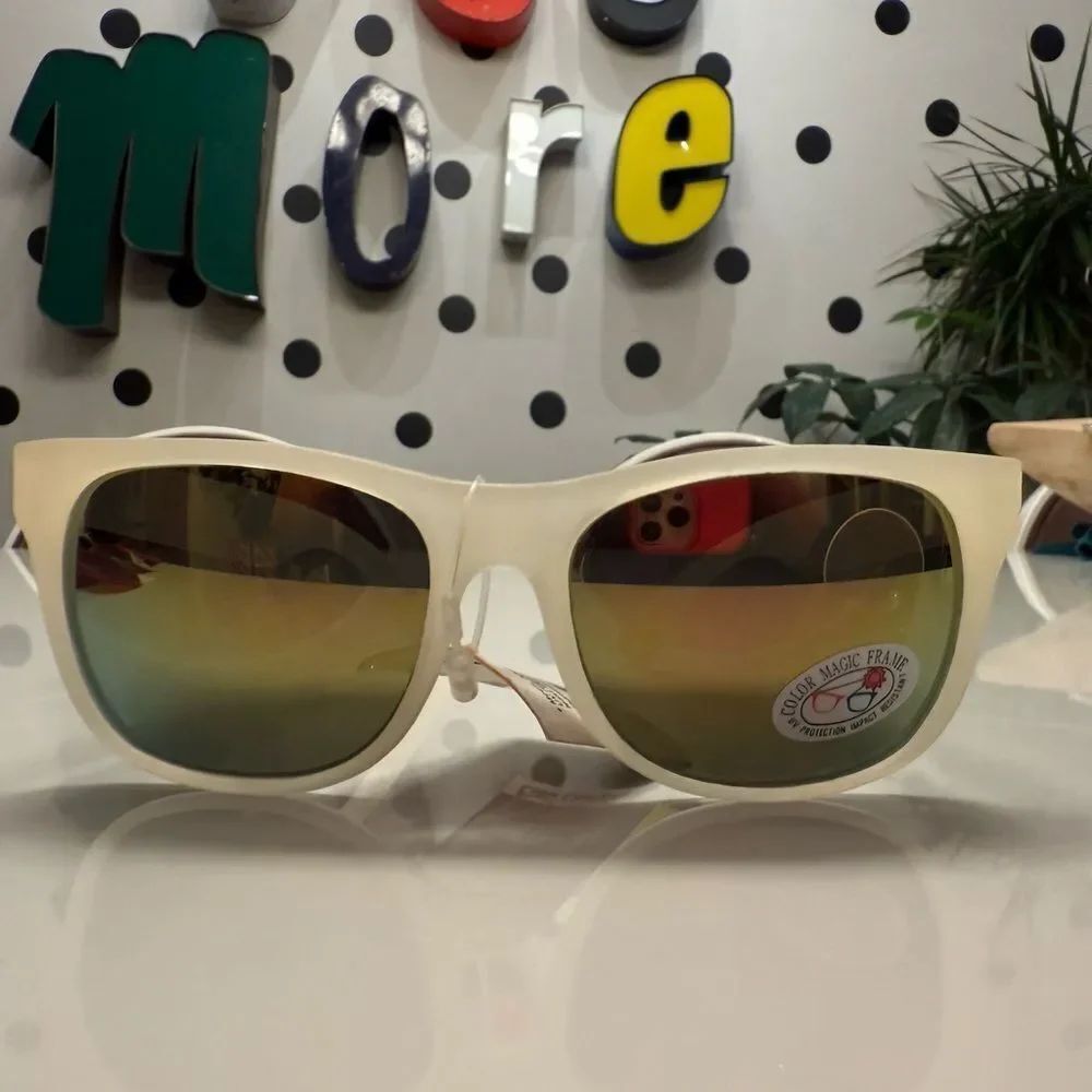 True Vintage Deadstock 80s 90s Beige Frosted Color Changing Sunglasses